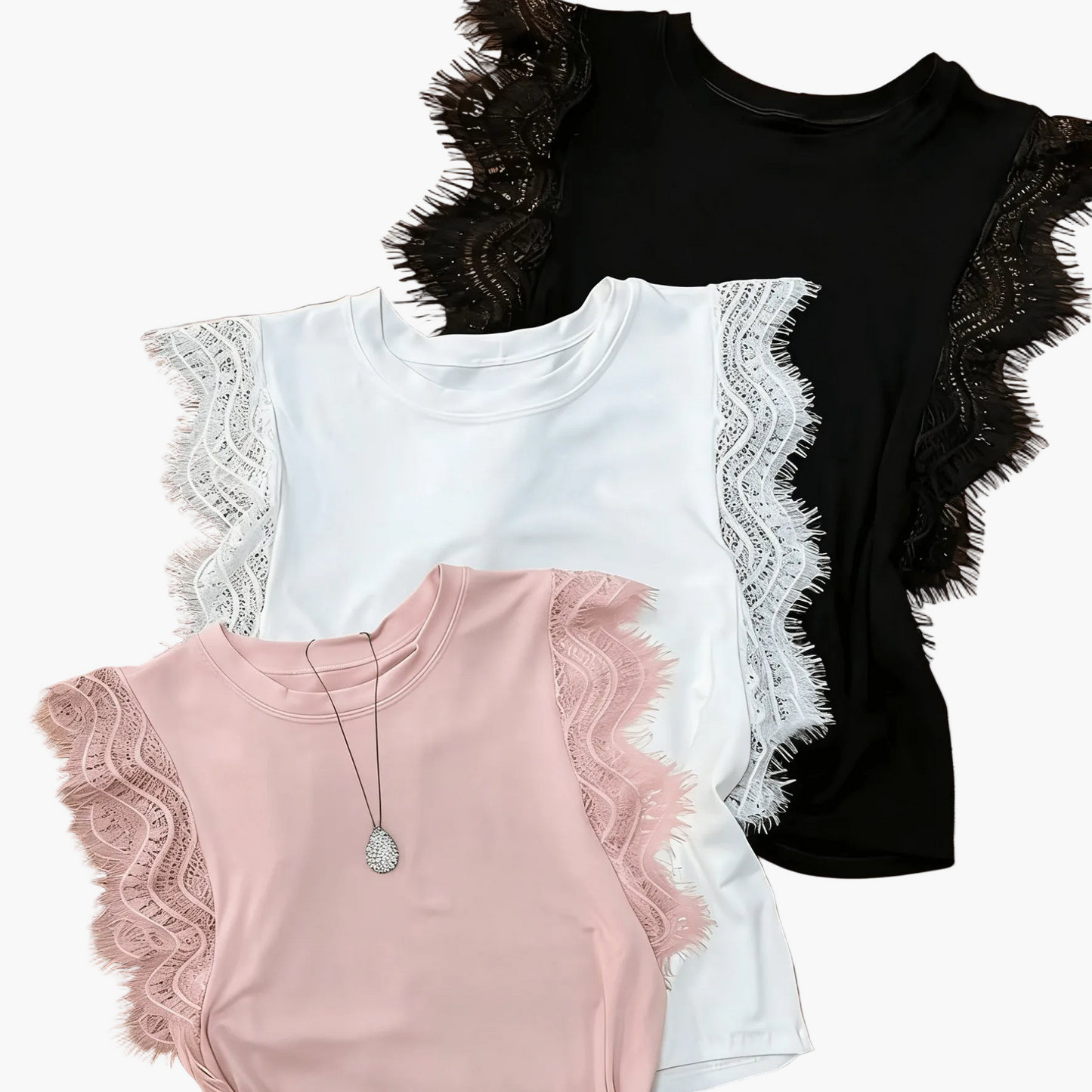 Damlinne med spetsdetaljer – elegant vardagsstil och sommartrend