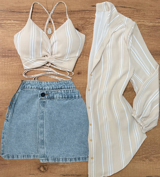 Dam Set – Modernt Sommarset med Randig Crop Top, Skjorta och Jeanskjol – Perfekt för Semester och Vardagsbruk