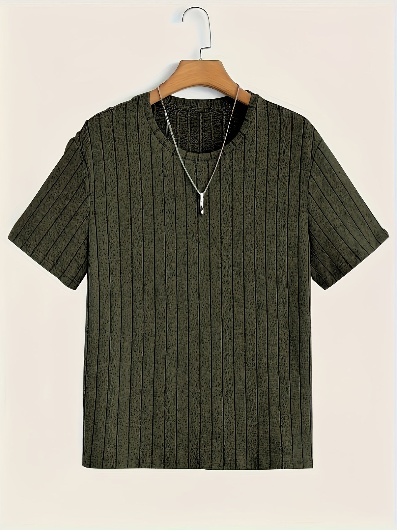 Herr T-shirt med trendigt ribbat mönster och avslappnad passform – Perfekt för vardag och stilrena lager på lager-outfits