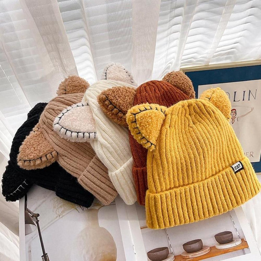 Ribbstickad Mössa med Kattöron, Varm Stickad Beanie