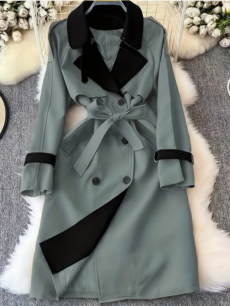 Dam Trenchcoat med Skärp, Kontrastfärgad Krage och Dubbelknäppning