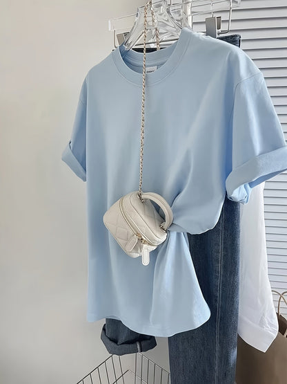 Dam T-shirt med klassisk passform och minimalistisk stil för vardagsbruk