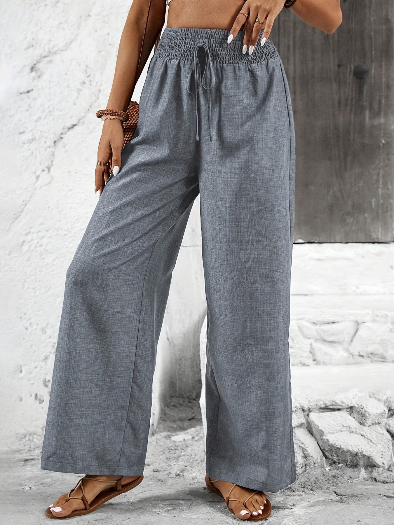 Dam Eleganta Vida Byxor med Smockad Midja för Avslappnad och Stilren Look