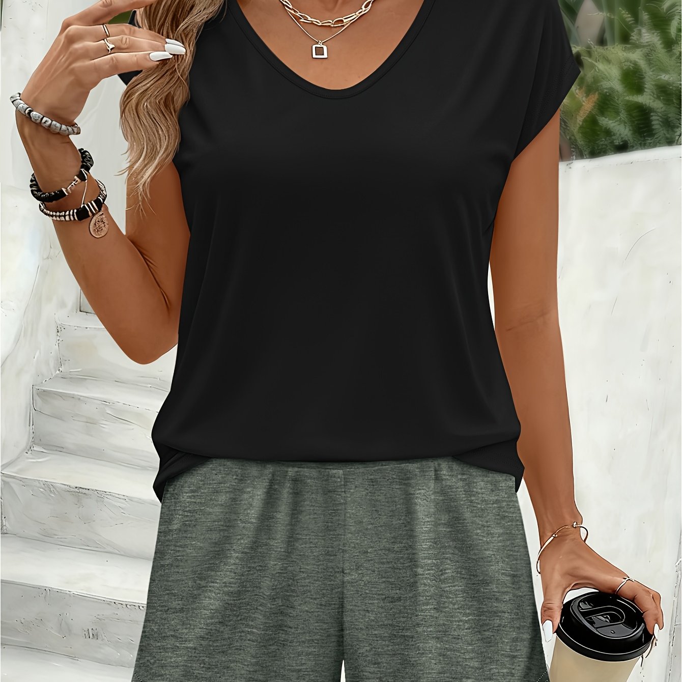 Damset Loungewear V-ringad Topp och Shorts Avslappnad Stil Perfekt för Vardag och Sommar