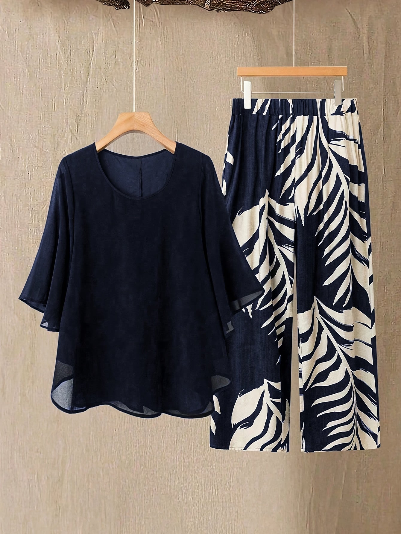 Damset Blus och Vida Byxor – Semester Chic Tvådelad Outfit för Sommar och Resor