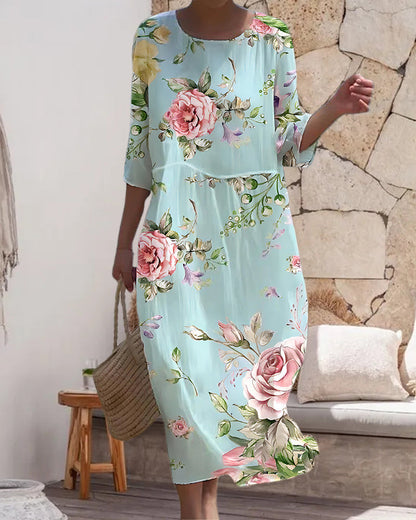Damklänning med blommigt mönster – Elegant sommarklänning för vardag och fest