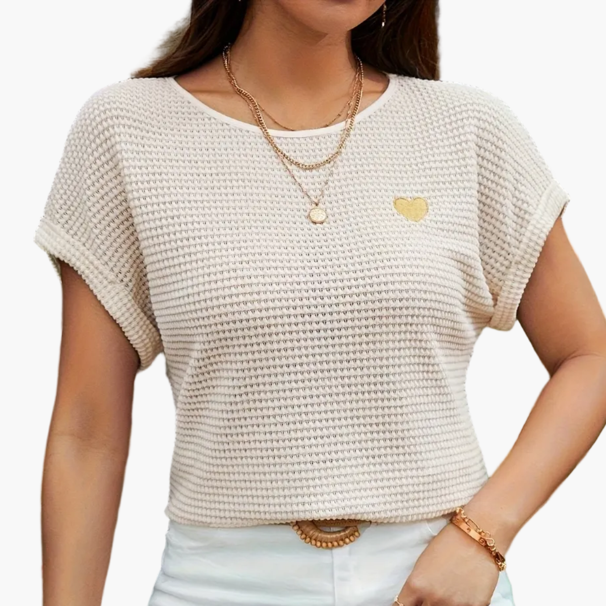 Dam T-shirt med hjärtmotiv och avslappnad sommarstil – Perfekt för vardag och semester