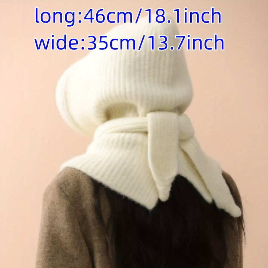 Stickad balaclava med huva och knappar i mjukt material