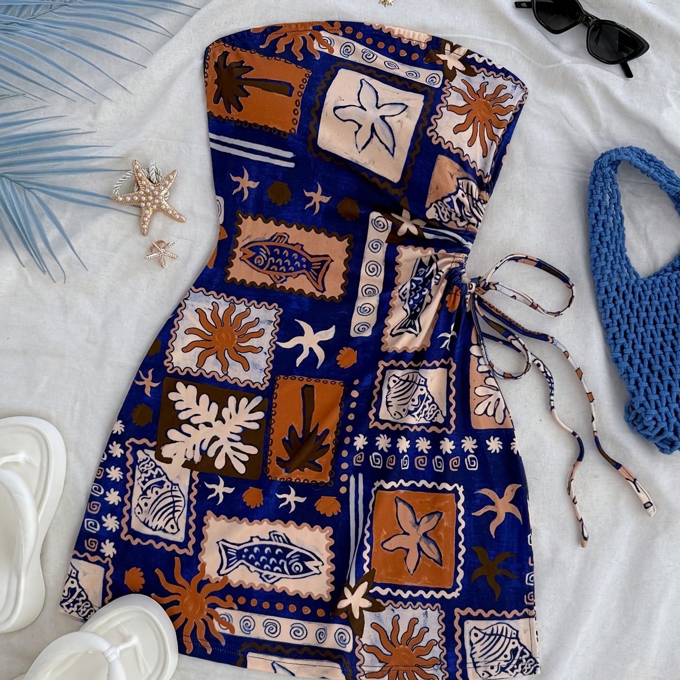 Dam Strandklänning Med Bandeau-Design Och Tropiska Motiv – Perfekt För Semester Och Sommar