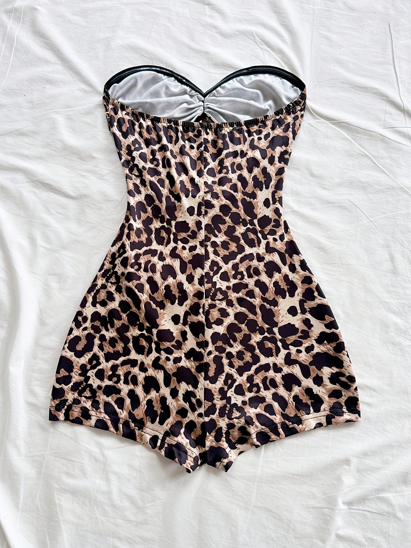 Dam Baddräkt Retro Bandeau Leopardmönstrad med Utskärningar och Dekorativa Spännen – Perfekt för Strand och Pool