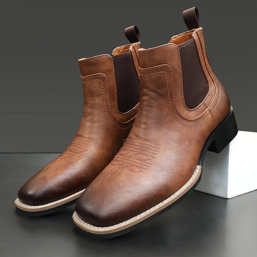 Bruna Chelseaboots med kvadratisk tå och elastiska sidopaneler, broderade detaljer