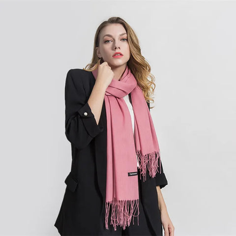 Enfärgad Sjal med Fransar - Mjuk Halsduk i Klassisk Design
