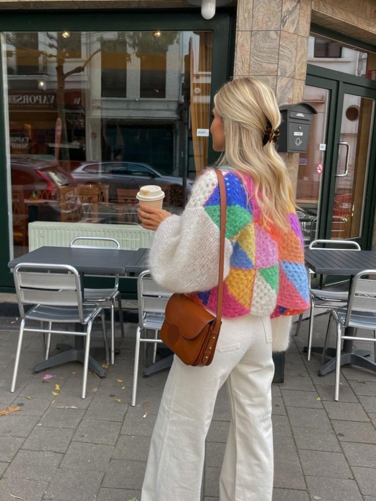 Mönstrad stickad tröja med ballongärmar