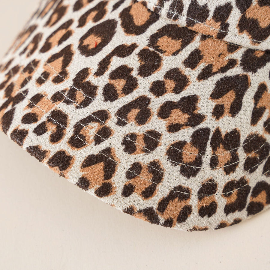 Baseballkeps med leopardmönster i olika färger