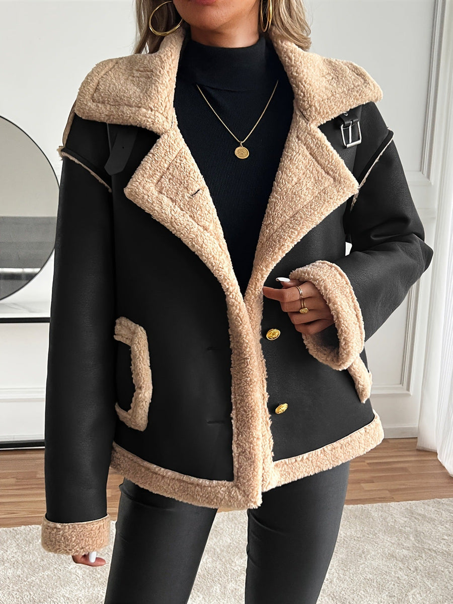 Fuskpälsfodrad Jacka med Knappar och Krage