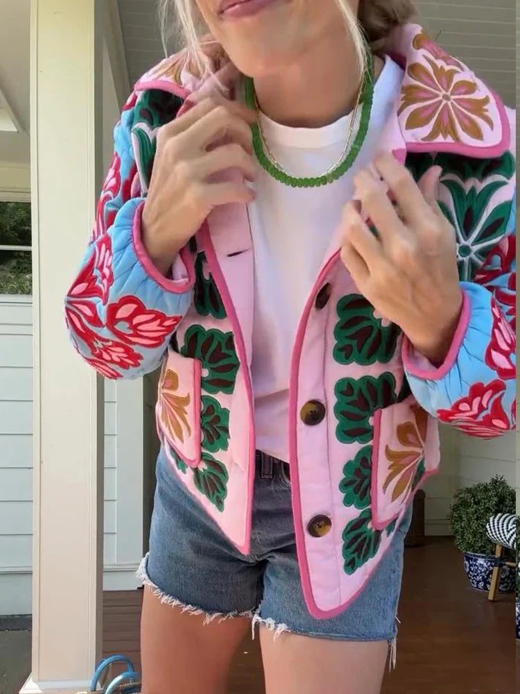 Kviltad jacka med blommönster, rosa och flerfärgad