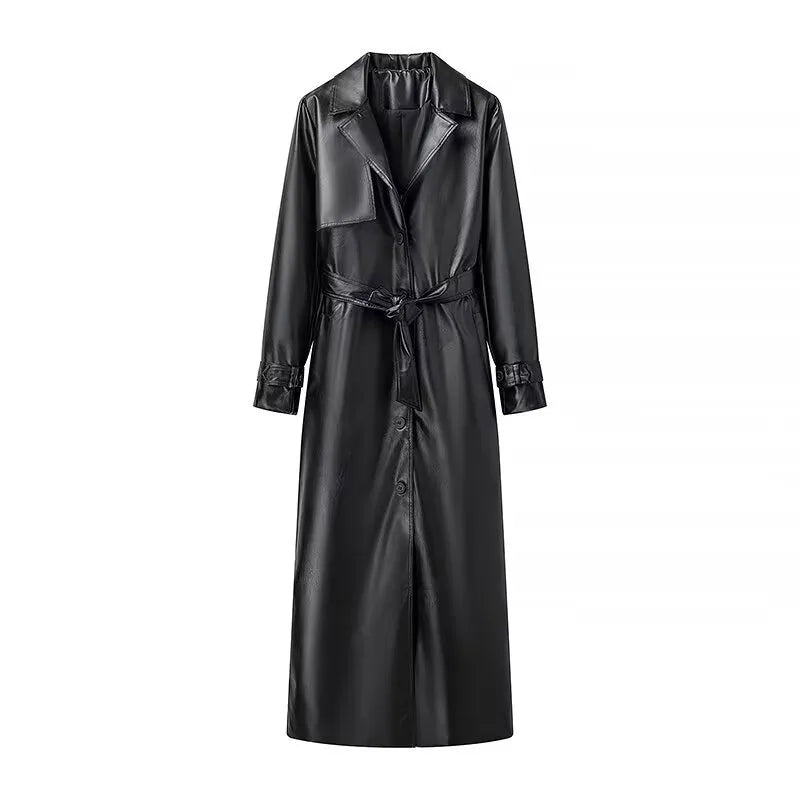 Lång trenchcoat i glansigt material med skärp, dubbla slag