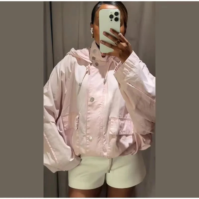 Rosa kort jacka med huva och dragsko för dam