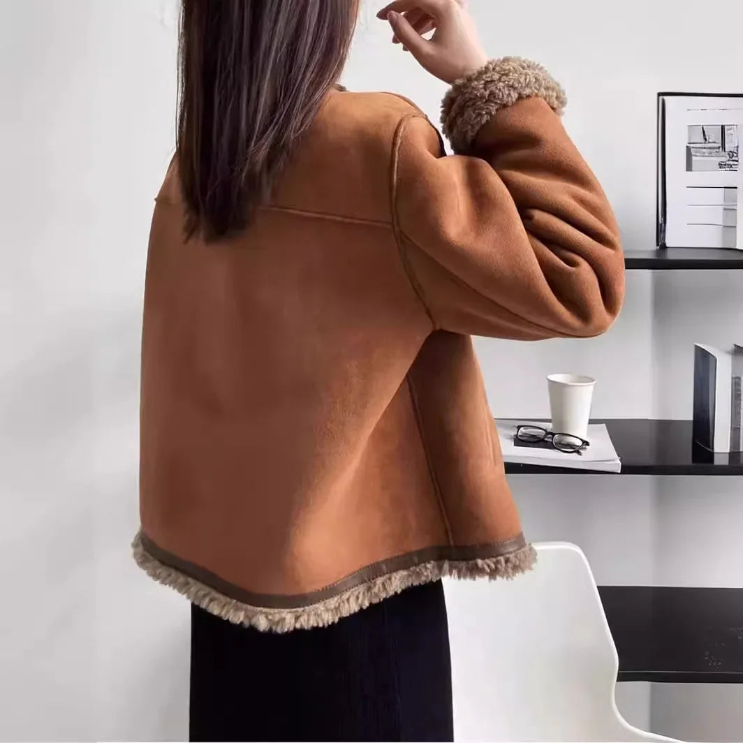 Damjacka i casual stil med trendig vinterlook – perfekt för vardagsbruk