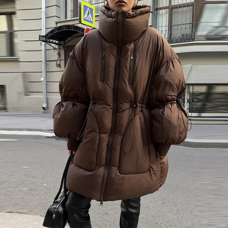 Brun Oversize Vinterjacka med Hög Krage och Dragsko