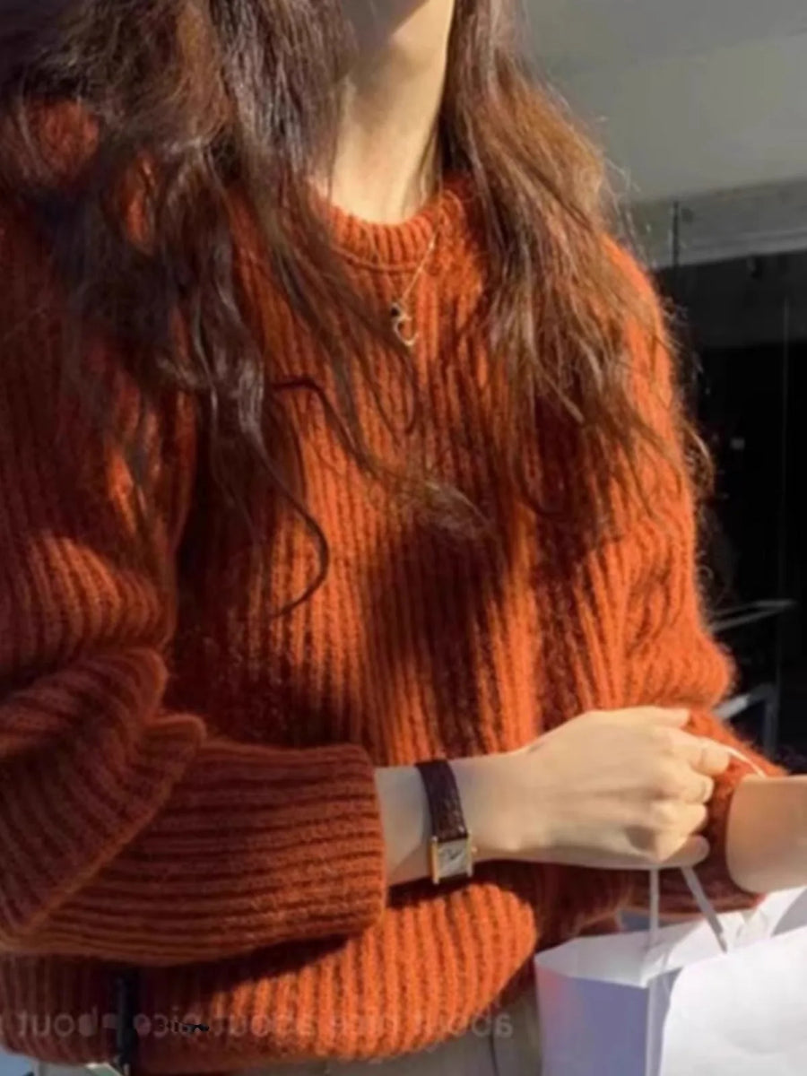 Orange ribbstickad tröja med rund hals