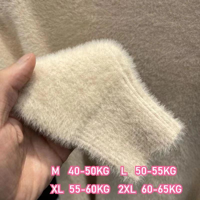 Mjuk Höghalsad Tröja för Dam i Fluffigt Material, Långärmad