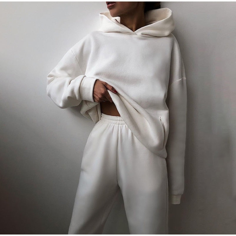 Damers mysigt tvådelat lounge-set med hoodie och joggingbyxor – perfekt för hemmabruk och avslappnad stil