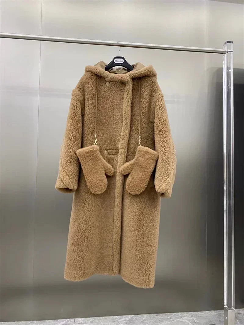 Teddykappa med luva och vantar, lång modell i mjukt material för dam