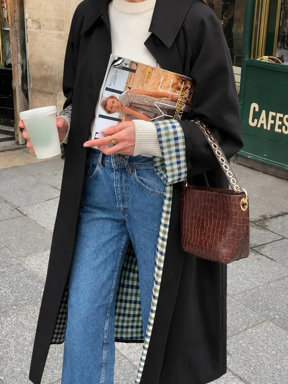Lång trenchcoat med rutigt foder och krage