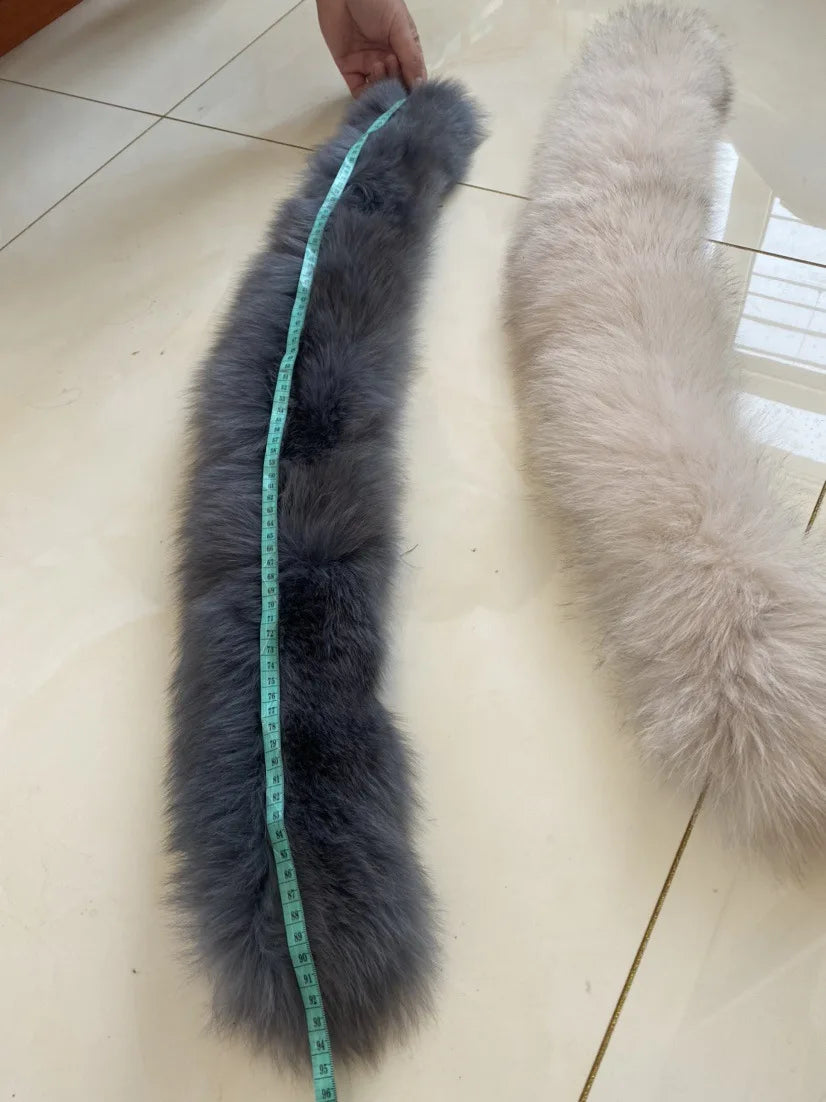 Elegant damkappa med huva och pälsimitation, knytband i midjan