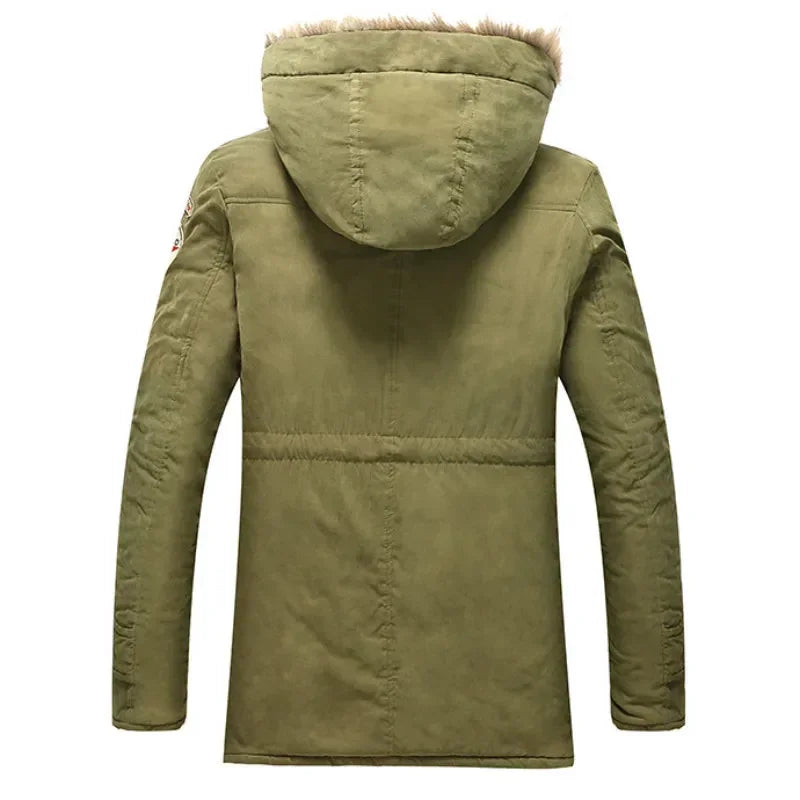 Herrparkas med luva, fuskpäls och varmt foder i brun färg