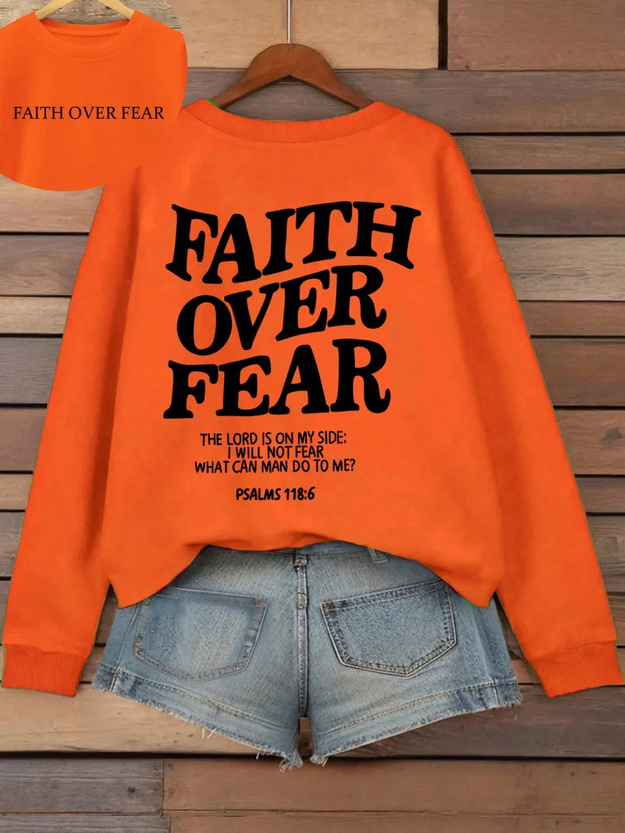 Hoodie med "Faith Over Fear" tryck och text, långärmad huvtröja
