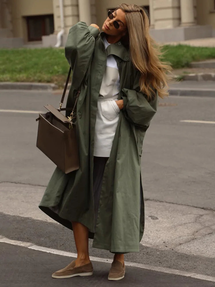 Lång trenchcoat för dam med ståkrage och ballongärm