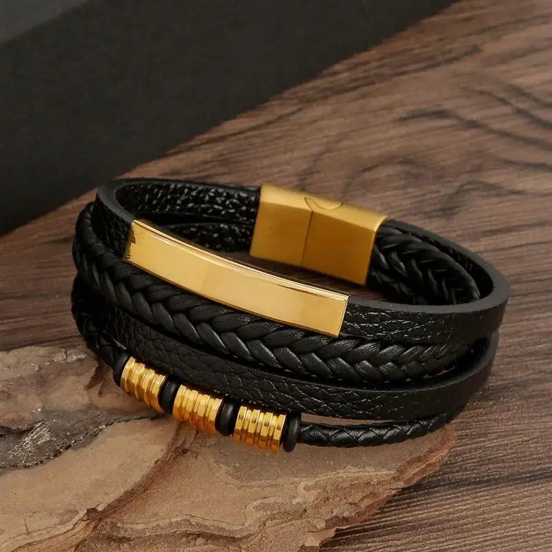 Herrarmband i flätad konstläderstil med graveringsbar detalj – Trendigt accessoar för vardag och fest