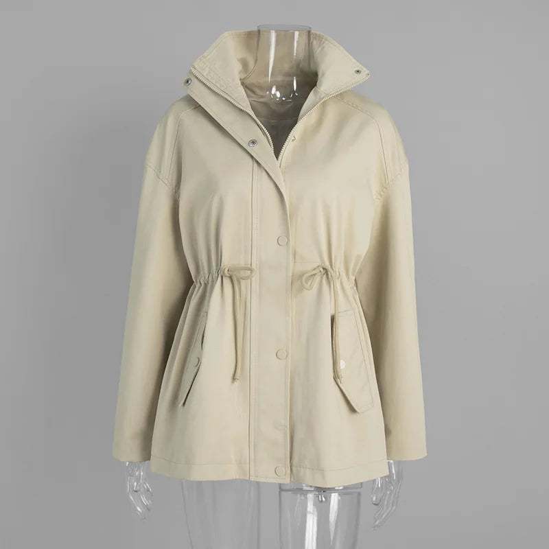 Damjacka med ståkrage och dragsko i midjan, beige, khaki, vit