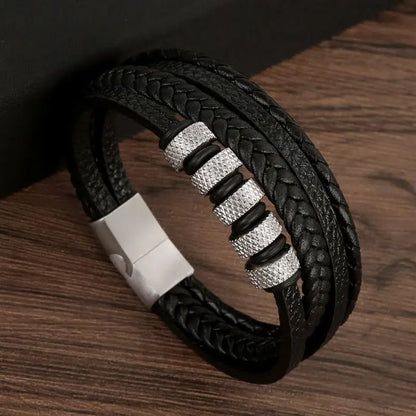 Herrarmband i flätad konstläderstil med graveringsbar detalj – Trendigt accessoar för vardag och fest
