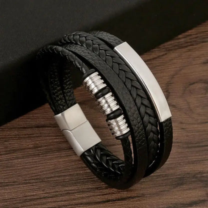 Herrarmband i flätad konstläderstil med graveringsbar detalj – Trendigt accessoar för vardag och fest