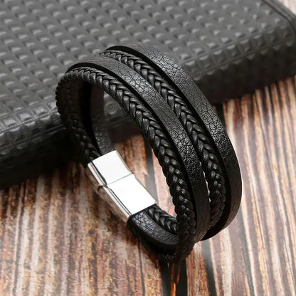 Herrarmband i flätad konstläderstil med graveringsbar detalj – Trendigt accessoar för vardag och fest