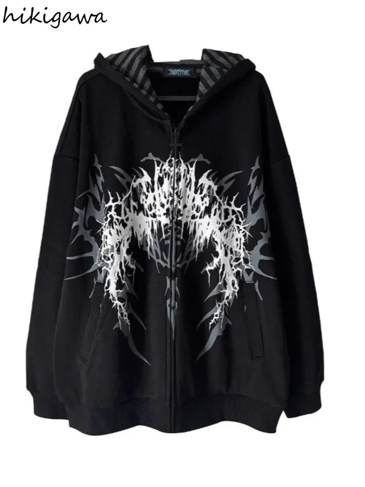 Svart hoodie med dragkedja och vit/grå grafisk design