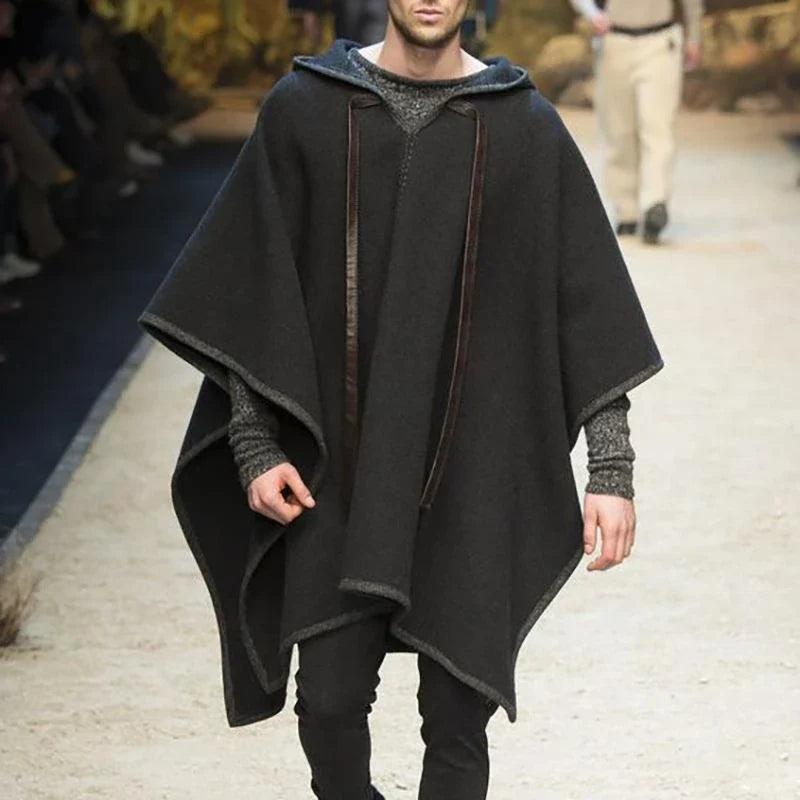Svart Poncho med Huva och Kontrasterande Detaljer