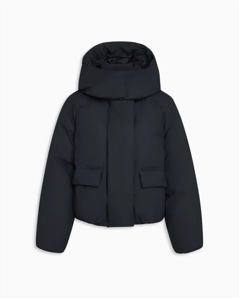 Kort pufferjacka med luva och hög krage, oversized design