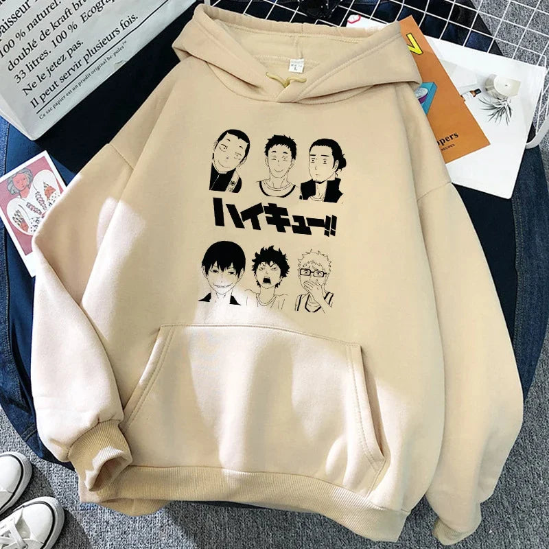 Hoodie med Karasuno Volleyball Club-tryck, beige/svart, unisex