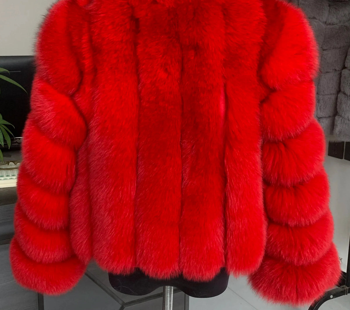 Kort fluffig fuskpälsjacka för dam, öppen design, flerfärgad