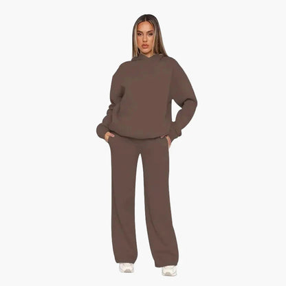 Damset med Hoodie och Vida Byxor – Avslappnad och Trendig Vardagsoutfit