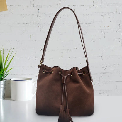 Nicola – Damensuede Bucketväska med Toffs