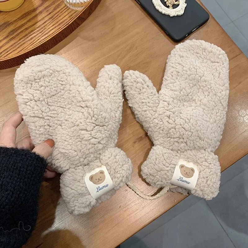 Mjuka teddyvantar med björndetalj