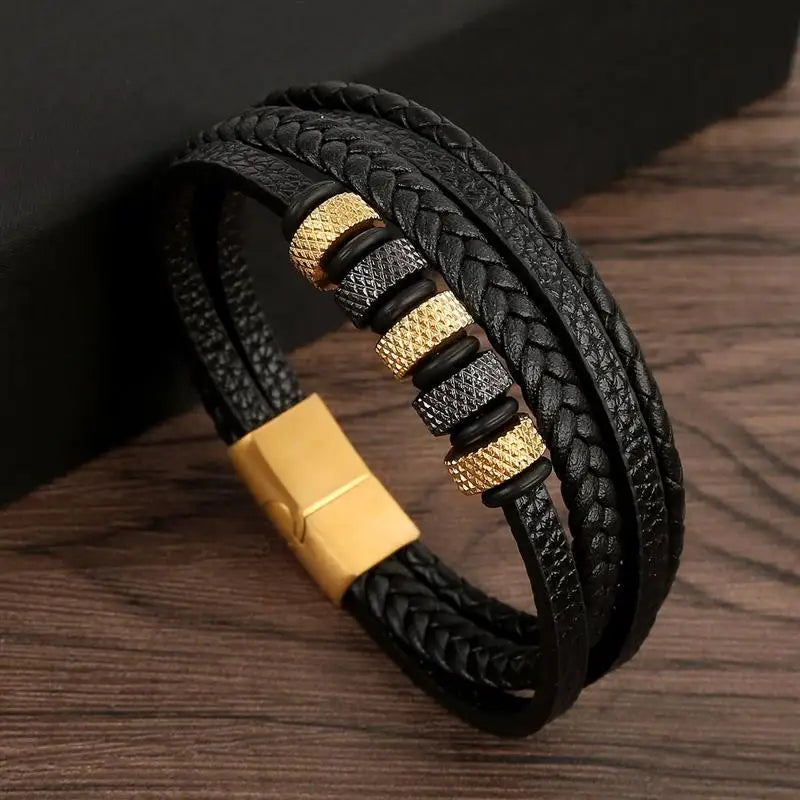 Herrarmband i flätad konstläderstil med graveringsbar detalj – Trendigt accessoar för vardag och fest