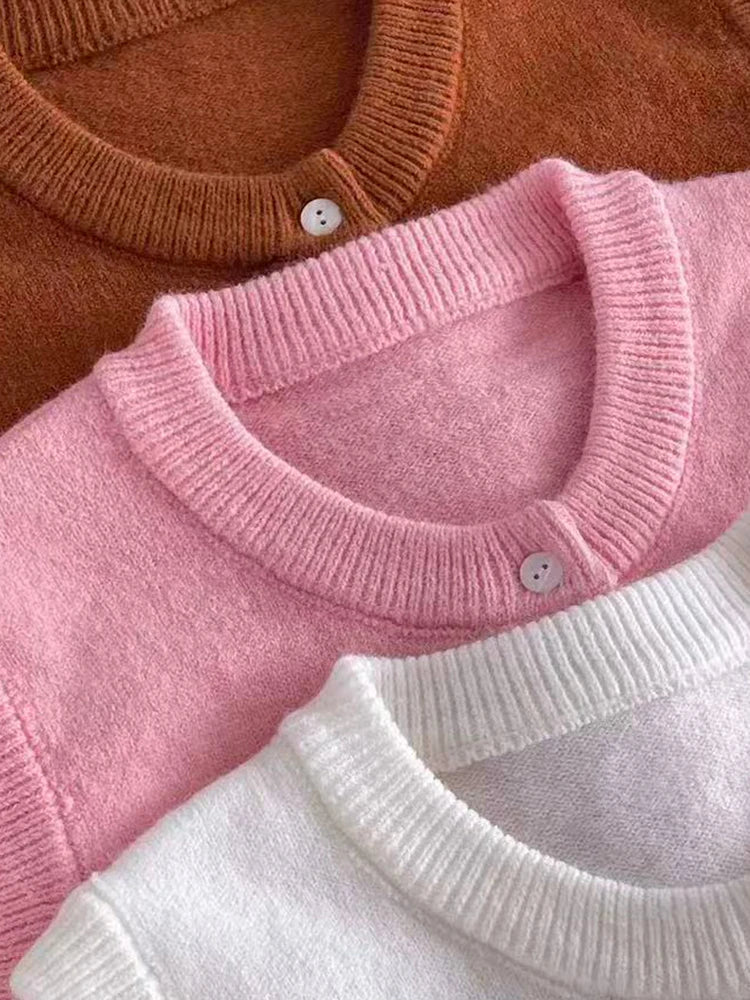 Kort kofta med rund hals och knappar, vit, rosa eller brun