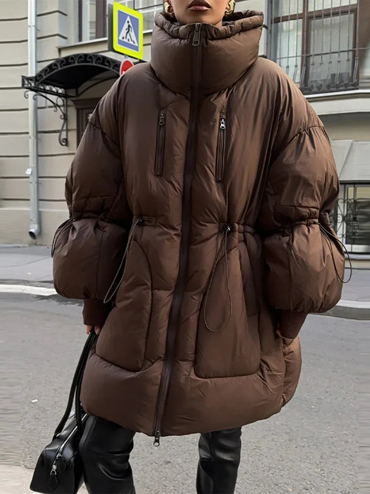 Brun Oversize Vinterjacka med Hög Krage och Dragsko