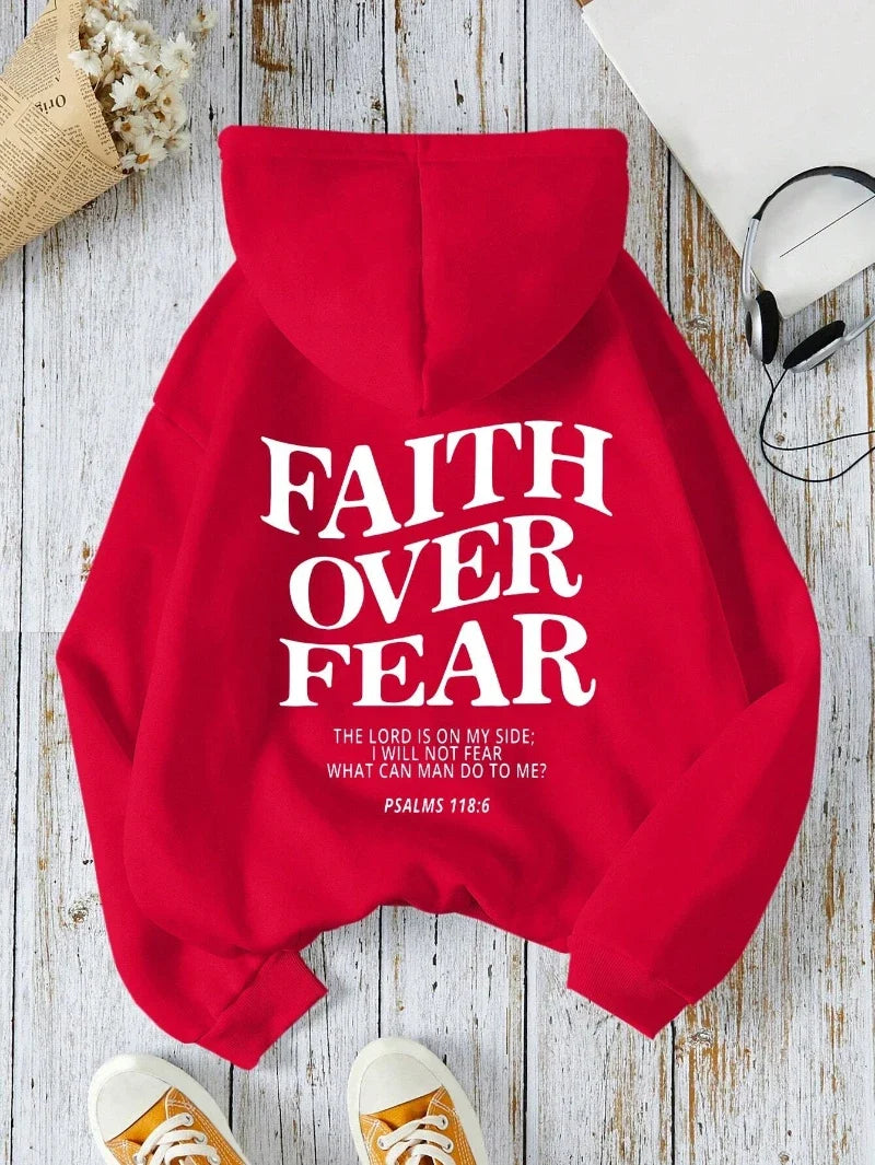Hoodie med "Faith Over Fear" tryck och text, långärmad huvtröja